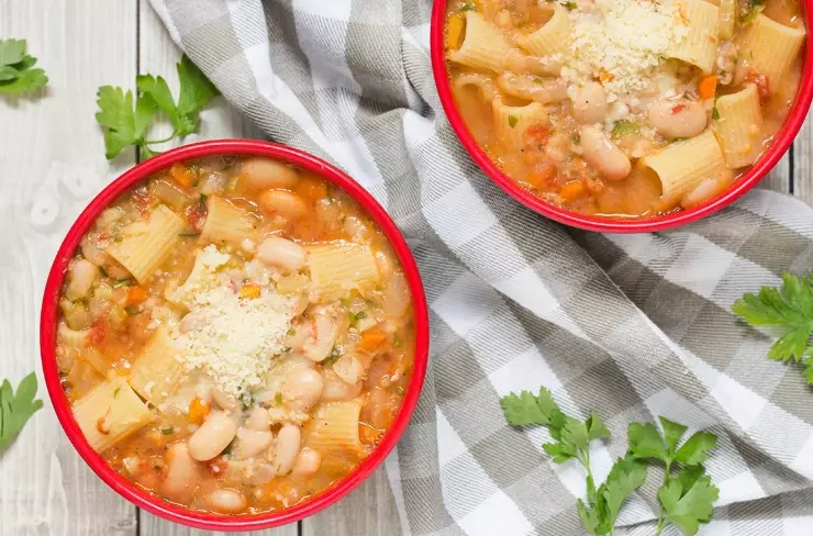 What is the difference between pasta fazool and pasta fagioli?