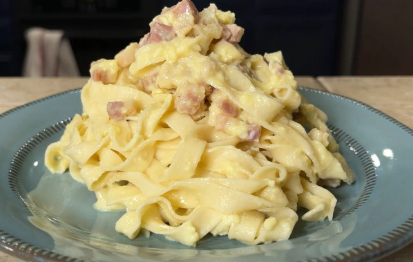 authentic carbonara with chicken