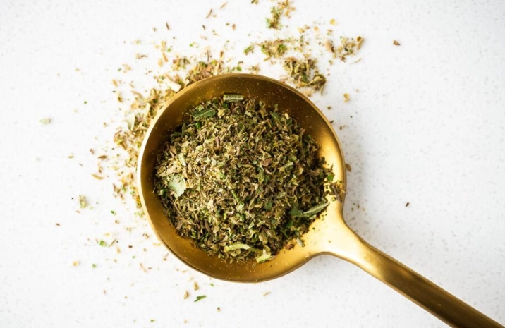 what is italian seasoning made of