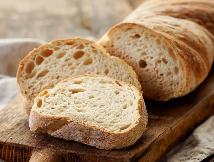 What are the main types of Italian bread?